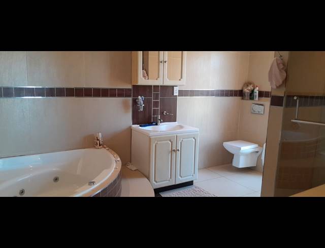 3 BEDROOM FREESTANDING FOR SALE IN HERRWOOD PARK